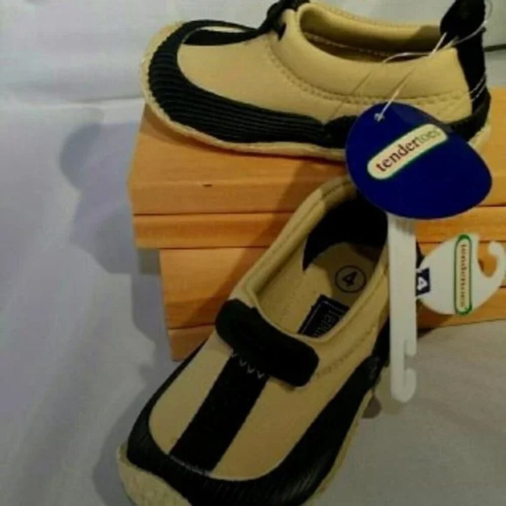 Children’s Slip-on Shoes NWT SIZE 4